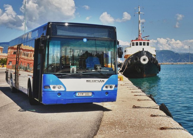 Голубой автобус на Корфу