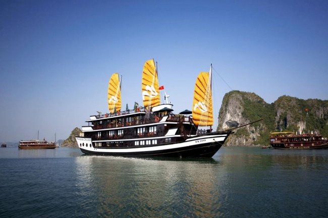 Корабль Paradise Luxury Cruise