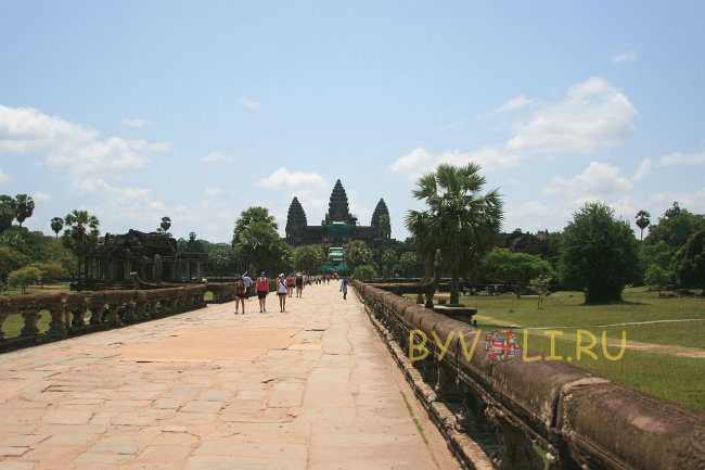 Солнечная погода в мае в Ангкор Ват