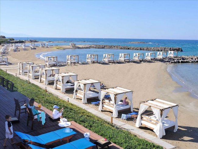 Пляж отеля Mitsis Rinela Beach Resort & Spa
