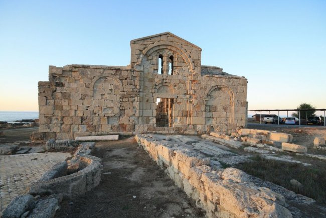 Руины церкви Айос-Филон