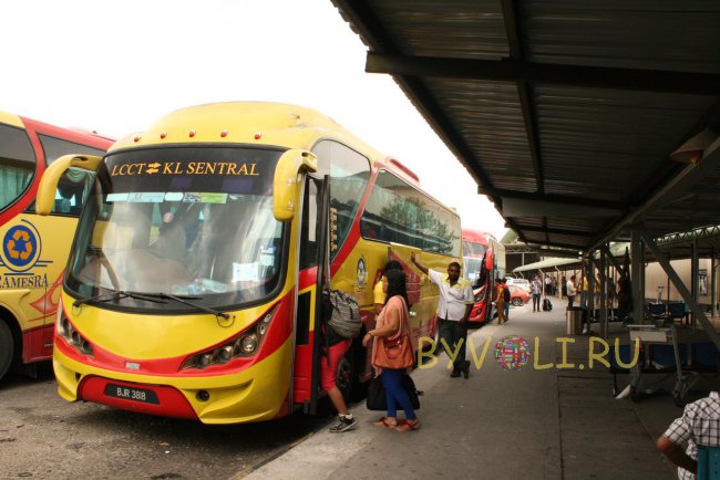 Автобус из аэропорта в центр Куала-Лумпура