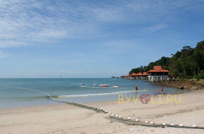 Пляж отеля Berjaya Langkawi Resort
