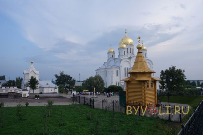 На территории Дивеевского монастыря