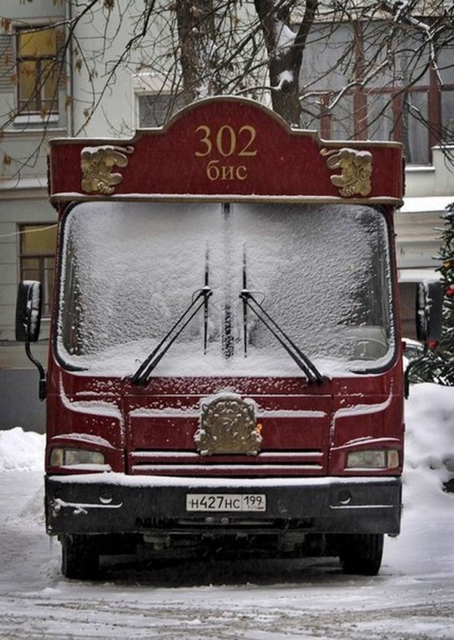 Трамвай 302 БИС, на котором проходят экскурсии по городу