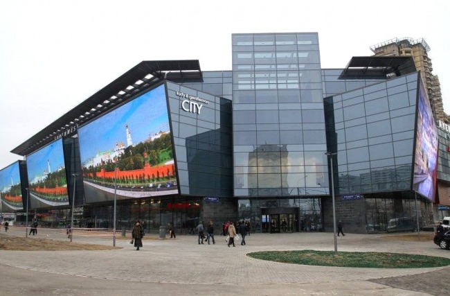 Интерактивные экраны торгового центра