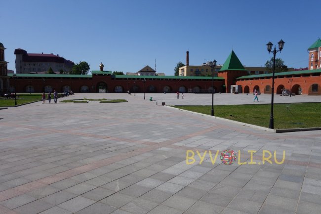 Внутренняя площадь кремля