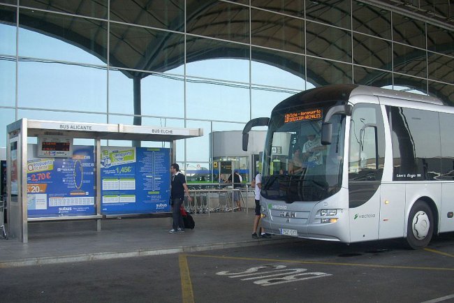 Остановка автобусов в аэропорте