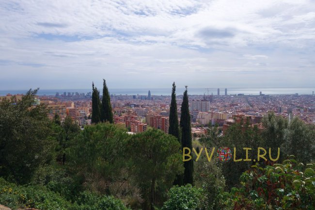 Вид на Барселону из парка Гуэля