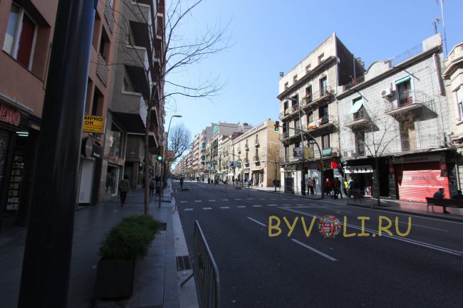 Улица Carrer De Sants (район Монжуик в Барселоне)