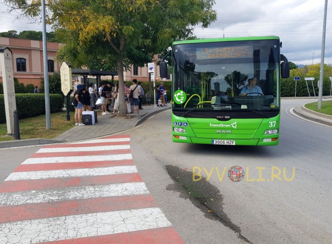 Остановка автобуса L51 в Ла Рока Виладж