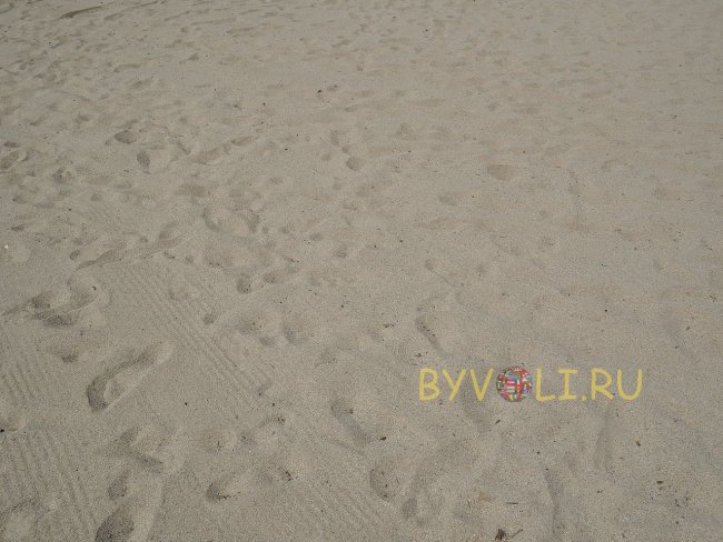 Песок на пляже Понент