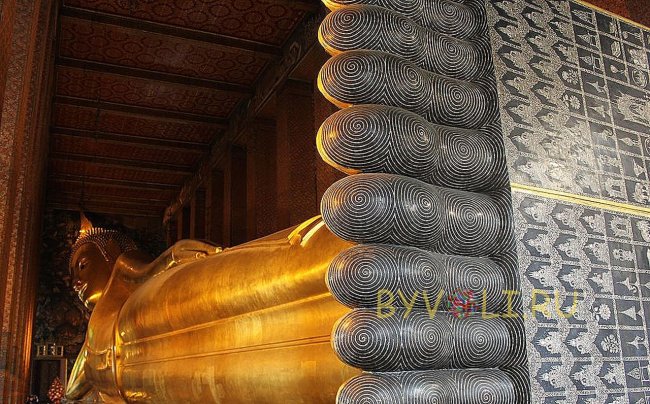 Лежачий Будда в Бангкоке