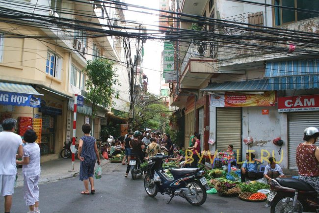 Улица в туристическом квартале Ханоя