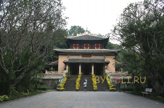 Китайский храм рядом с музеем