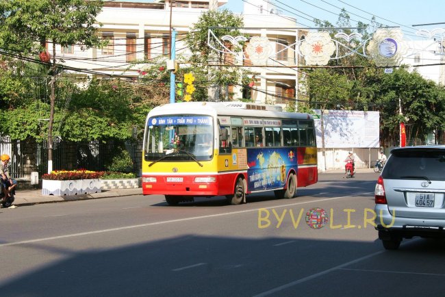 Городской автобус в Нячанг