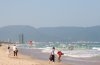 Неспокойное море на пляже Дананг (Вьетнам)
